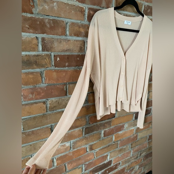 ARITZIA BABATON ribbed viscose tan cream vneck button front cardigan large - Picture 4 of 8